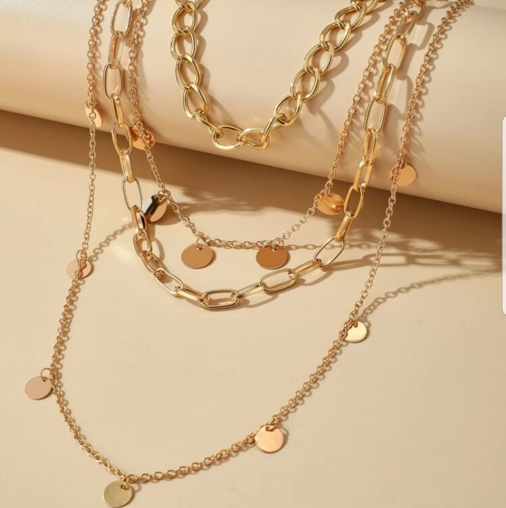 *Nevaria* Chain and Disc Layered Necklace - Picture 3 of 5